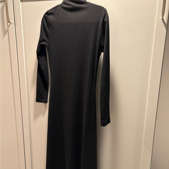 Club Monaco Dresses & Skirts - Club Monaco Black dress 👗